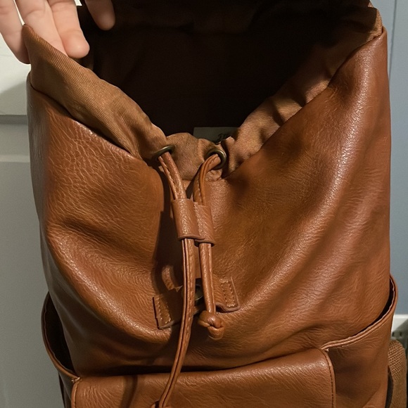 Backpack - Picture 2 of 10